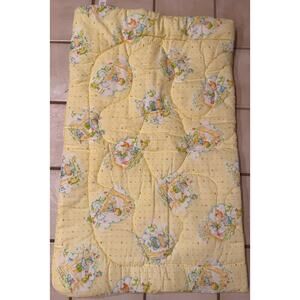 1981 Frank Nelson yellow quilted zip sleeping bag - bear rabbit fox turtle 32x19